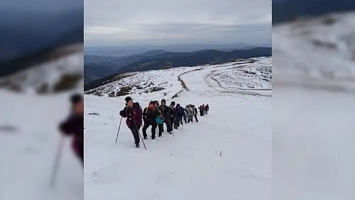 Dağcılar, Sarıkamış şehitleri için Ilgaz'ın zirvesinde 13 kilometre yürüdü