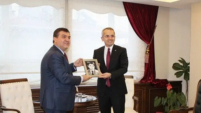 Bakan Yardımcısı Kaymakçı'dan Kaymakamlık ve Belediyeye ziyaret