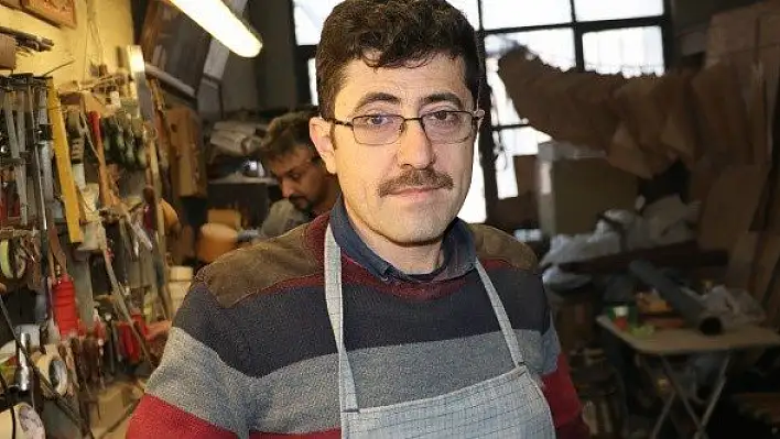 Dut ağacından yaptığı bağlamaları 16 ülkeye gönderiyor