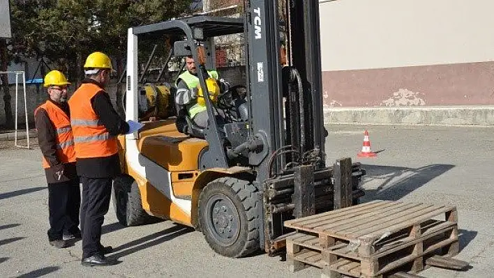 Hanönü'de forklift operatörlüğü kursuna 31 kişi katıldı