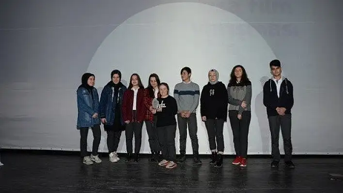 &quotMatematik engel tanımaz" klibine ödül!