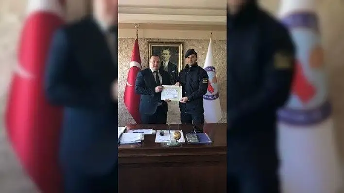 Hayat kurtaran uzman jandarma ödüllendirildi