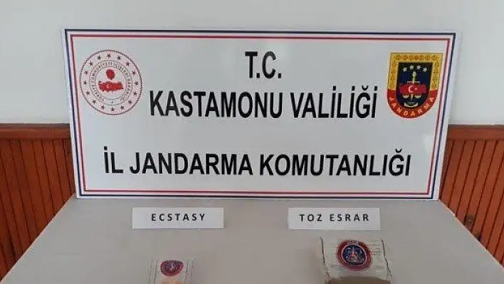 Otobüsteki yolcunun üzerinden 200 gram esrar çıktı