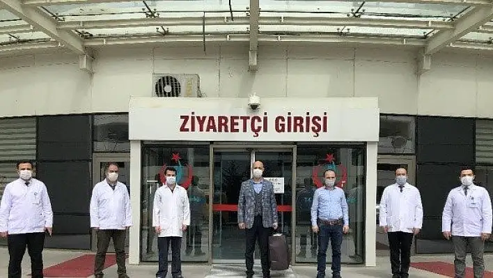 Kovid-19'u yenen 3 kişi daha alkışlarla taburcu edildi