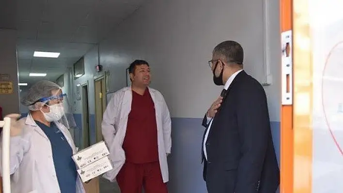 Taşköprü Belediyesi, kurumlara 6 bin adet maske hediye etti