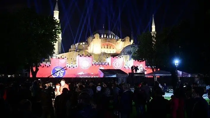 Ayasofya'da Fetih Suresi okundu