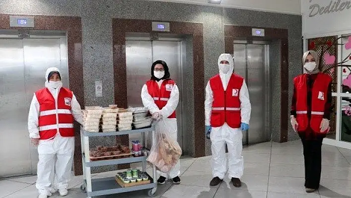 Karantina yurtlarında kalanlara &quotbeş yıldızlı" otel hizmeti sunuluyor