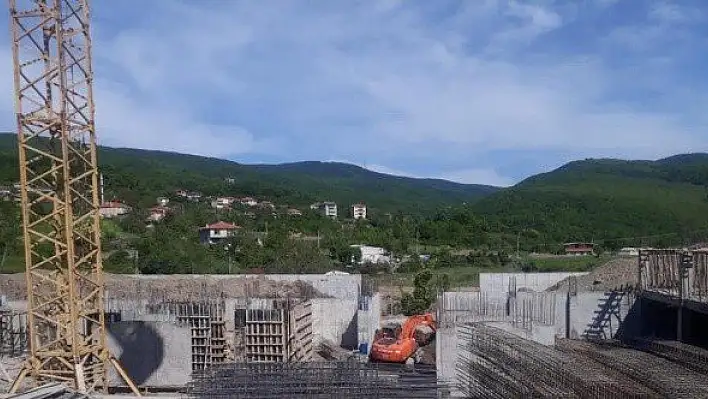 Yeni Cide Devlet Hastanesi inşaatında çalışmalar sürüyor
