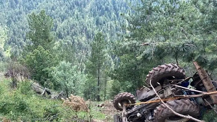 Uçuruma yuvarlanan traktörden son anda atladı