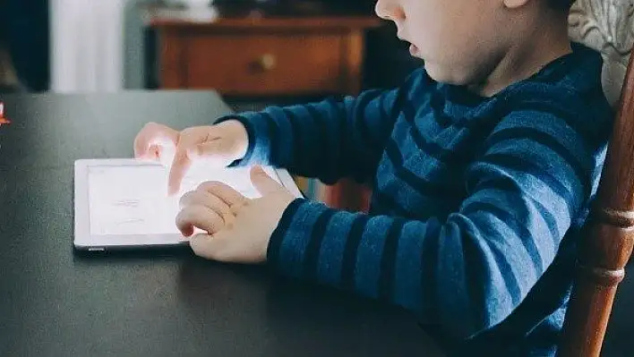 "Çocuğunuz internette istismara maruz kalıyor olabilir"