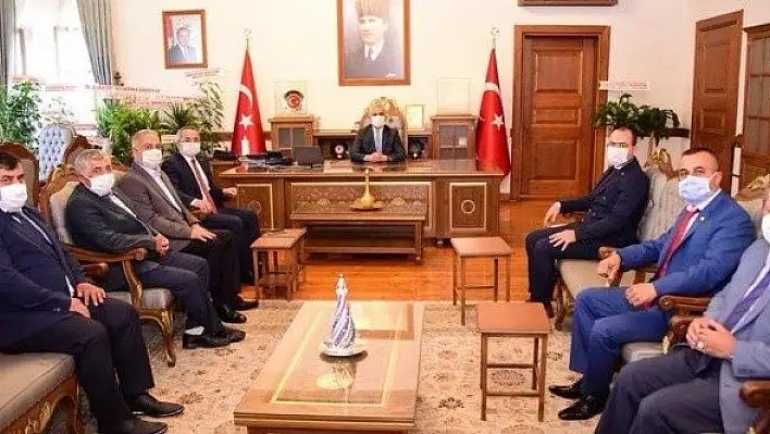 Tosya heyeti Vali Çakır'ı ziyaret etti
