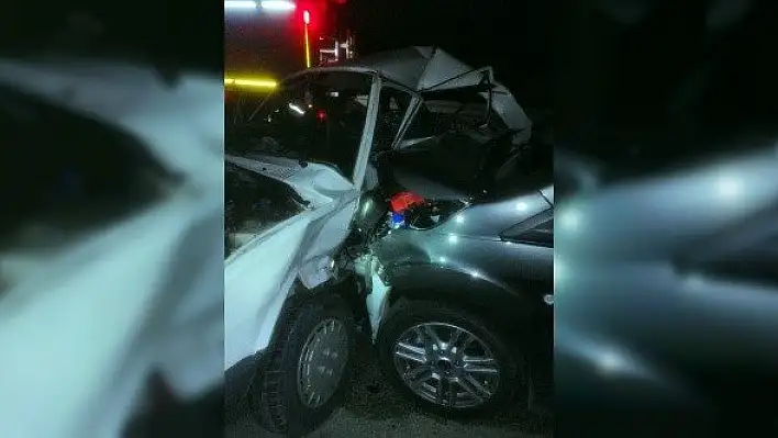 Kastamonu'da iki otomobil çarpıştı: 1 ölü, 2 yaralı