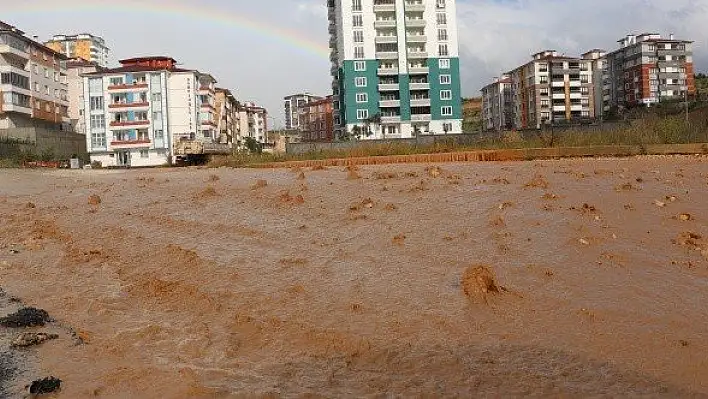 Kastamonu'da sağanak ve dolu yağışı etkili oldu