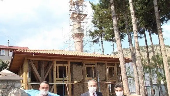Şeyh İsmail Rumi Camisinde restorasyon sürüyor