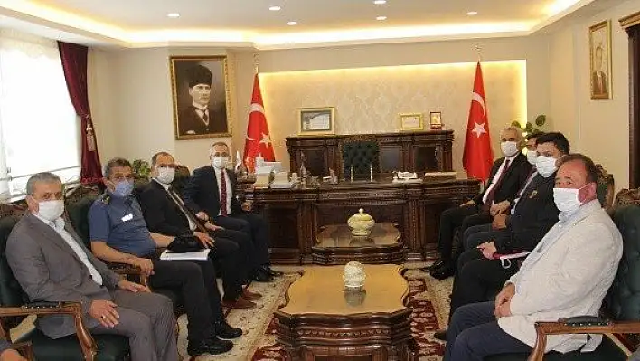 Vali Çakır, Tosya'da ziyaretlerde bulundu