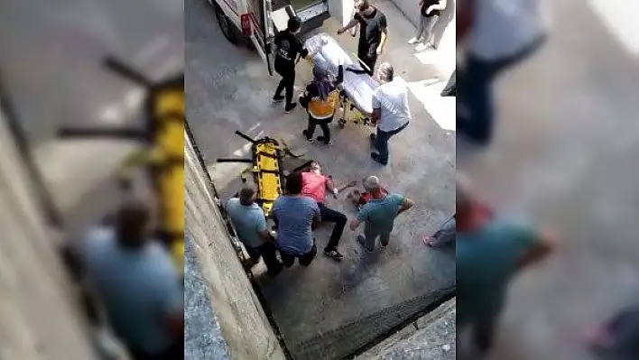 Motosikletiyle 4 metre yükseklikten beton zemine çakıldı