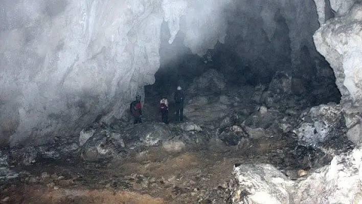 Bu mağarada adrenalin, korku, heyecan aynı anda yaşanıyor