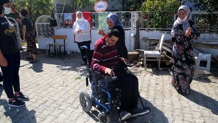 Hayalini kurduğu akülü sandalyeye 23 yıl sonra kavuştu