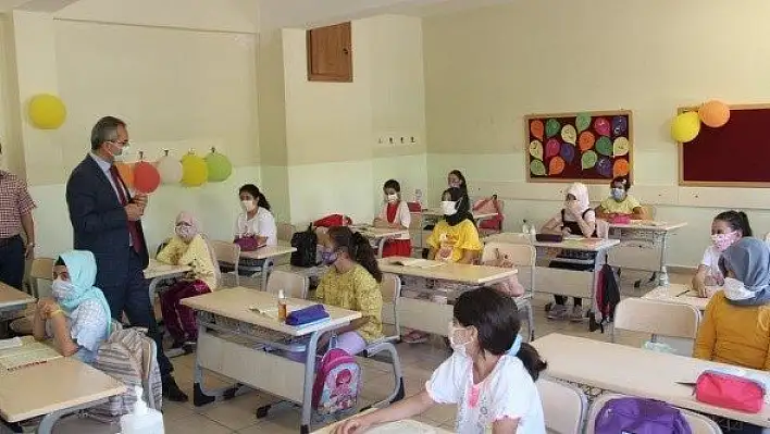 Pişkin, proje okulunu ziyaret etti