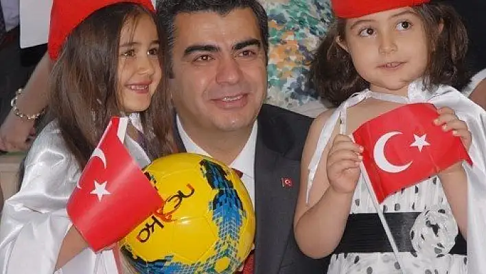 'Anne babalar yaz tatilinde çocuklarını bilgisayara mahkum etmesin'