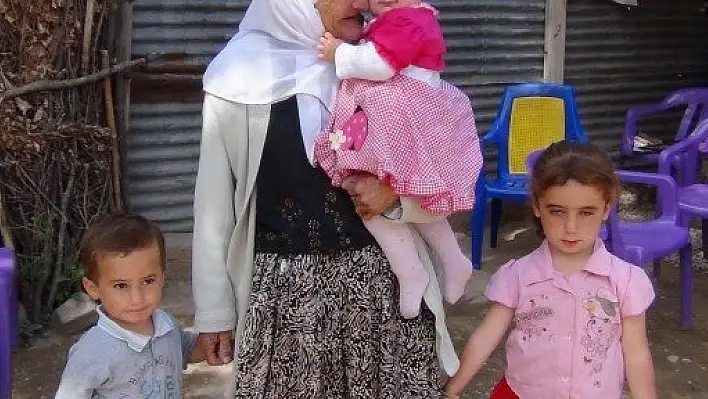 Asırlık Sıdıka ninenin 8 çocuğu 160'a yakın torunu var