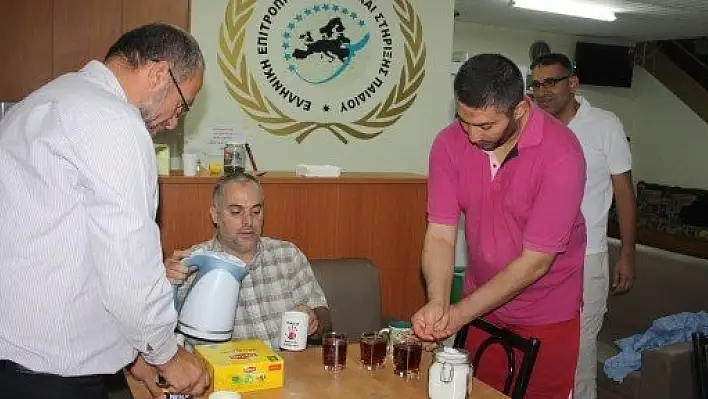 Atina'da Ramazan, sorunlara rağmen sevinç ve dayanışmayla yaşanıyor