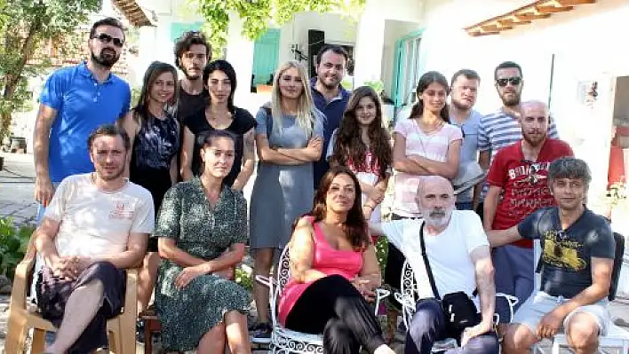 Bu Filmde İki Yarım Bir Bütün Etmiyor