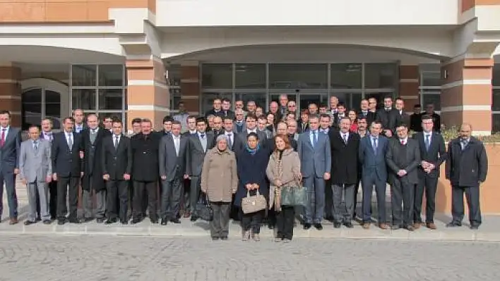 Emekli ve tayin olan adliye personellerine veda yemeği
