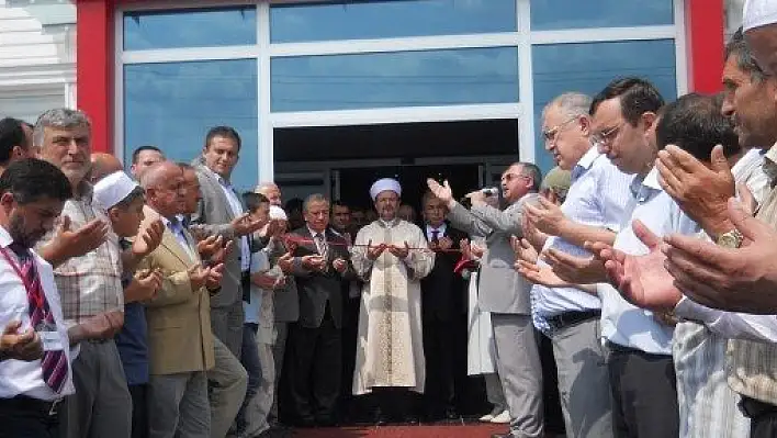Görmez: Kur'an'ın her harfinde hikmet var, istikamet var