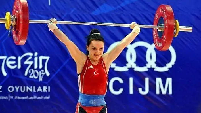 Halterde Sibel Özkan Koçak 4 yıl aradan sonra madalya ile döndü