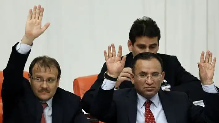 HSYK Düzenlemesi 210 oyla Meclis'ten geçti