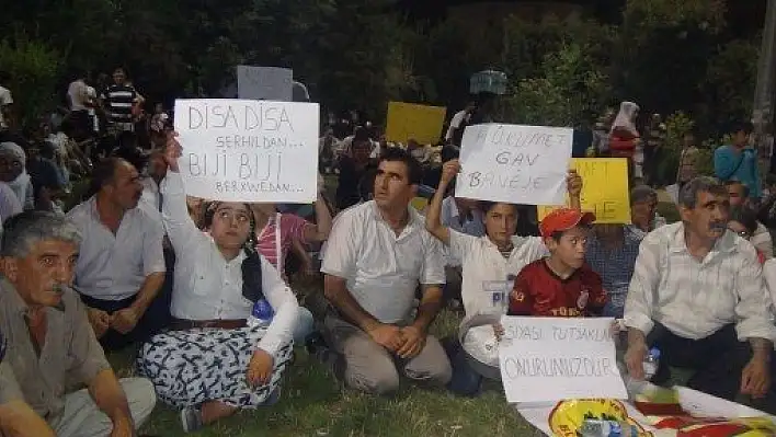 'Hükümet adım at' kampanyası kapsamında Batman'da oturma eylemi