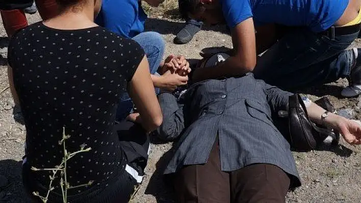 Kadın işçileri taşıyan minibüs takla attı: 20 yaralı