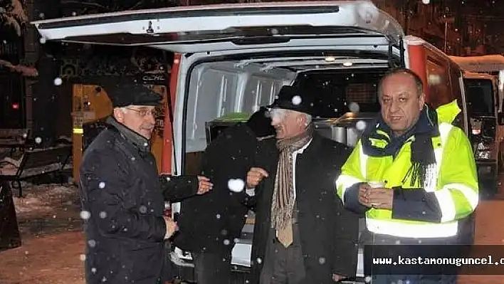 Karla Mücadele Ekiplerine Başkandan Çorba