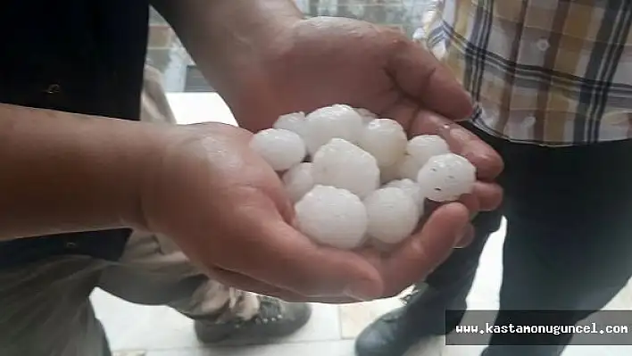 Kastamonu'da Dolu Yağışı Hayatı Felç Etti