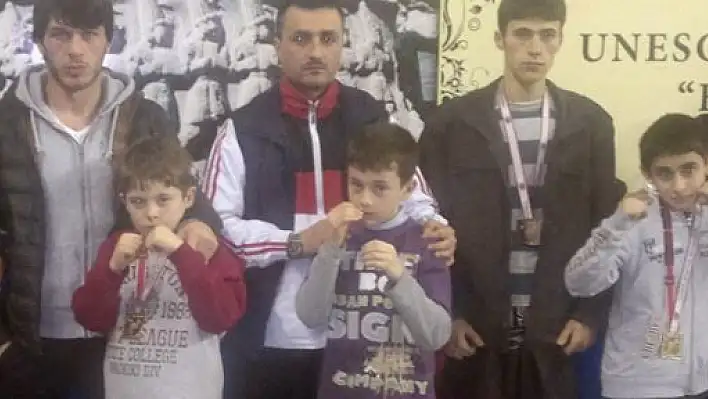 Kastamonu'lu Muay Thai Sporcuları Alanya'dan Döndü.