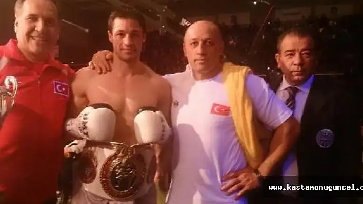 Kenan Günaydın, WAKO PRO Dünya Kemerinin sahibi oldu
