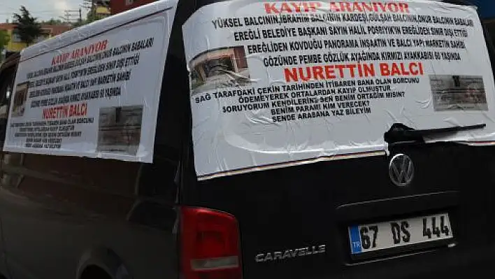 Kendisine Borcu Olan Adamı Aracına Astığı İlanla Arıyor