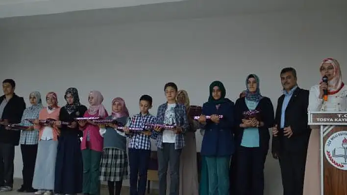 Kur'an-ı Kerim Meali Bilgi Yarışmasında Ödüller Verildi