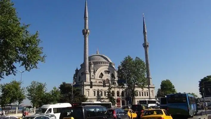 Müftülük, Valide Sultan Camisi'nde yaşananlara ilgili inceleme başlattı