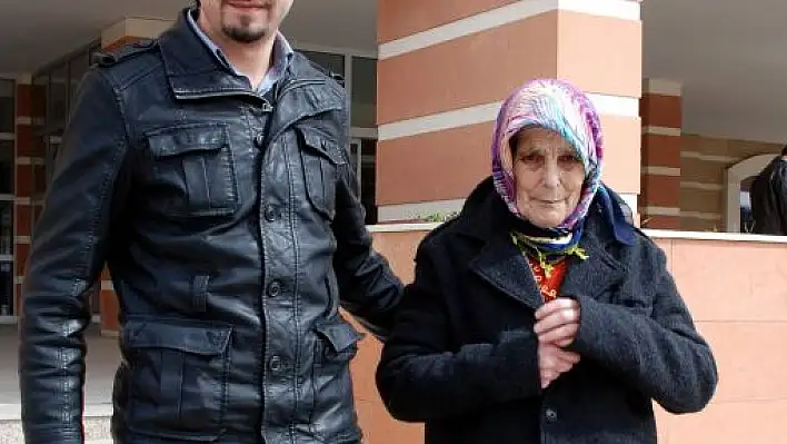 Önce Dövdü, Sonra Gasp Etti, Ardından Özür Diledi