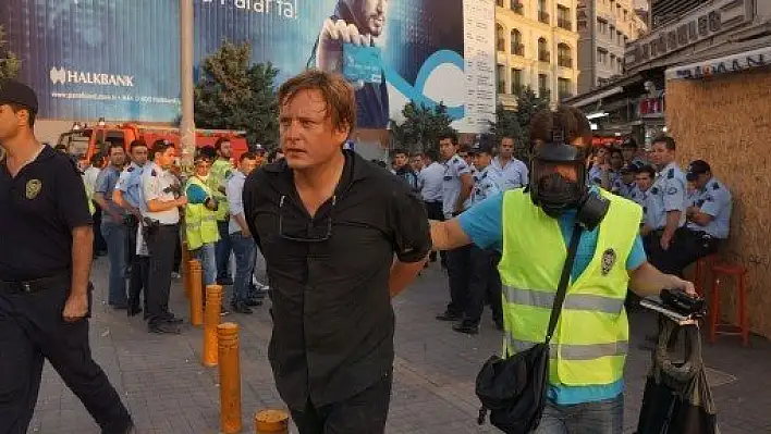 Polisten provokatör avı