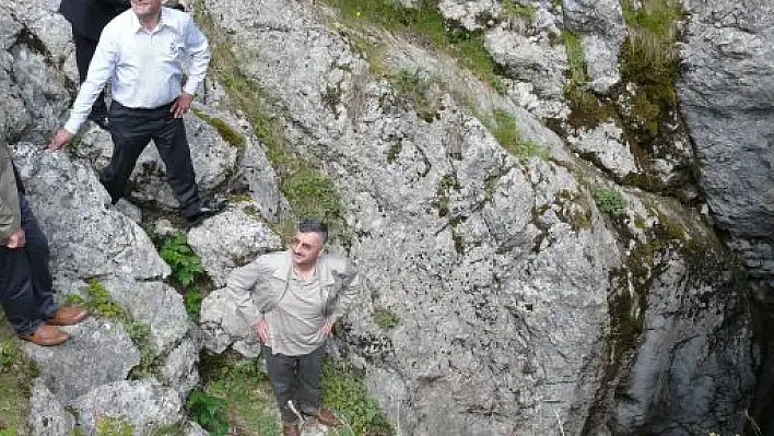 Vali Bektaş Çatalzeytin Koru Yaylasında Kar Kuyusuna İndi