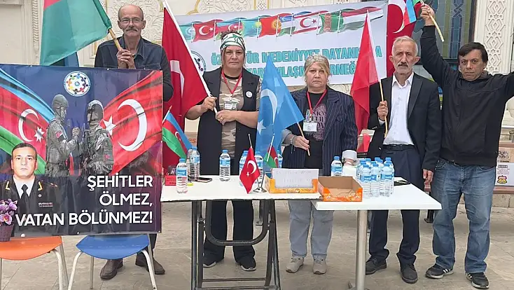 Karabağ şehitleri için Gebze'de helva dağıtıldı