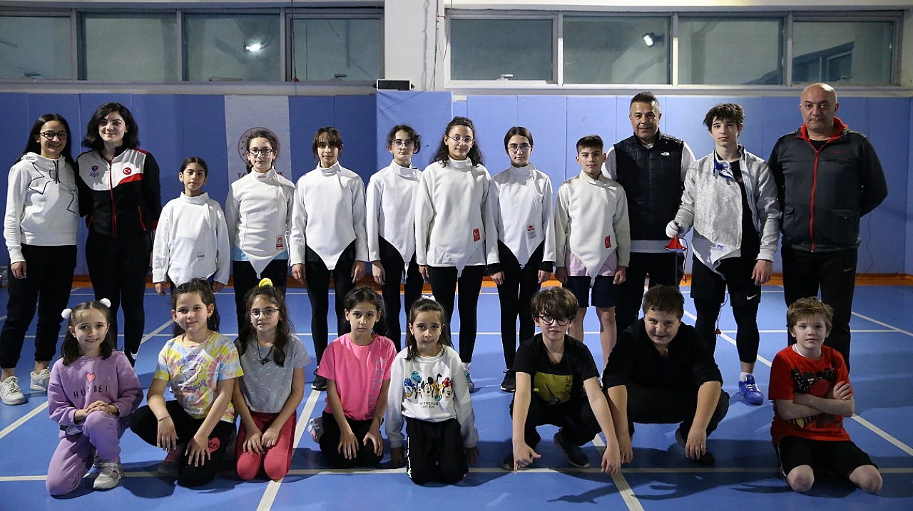 Nil Güngör, eskrimde madalya için iddialı