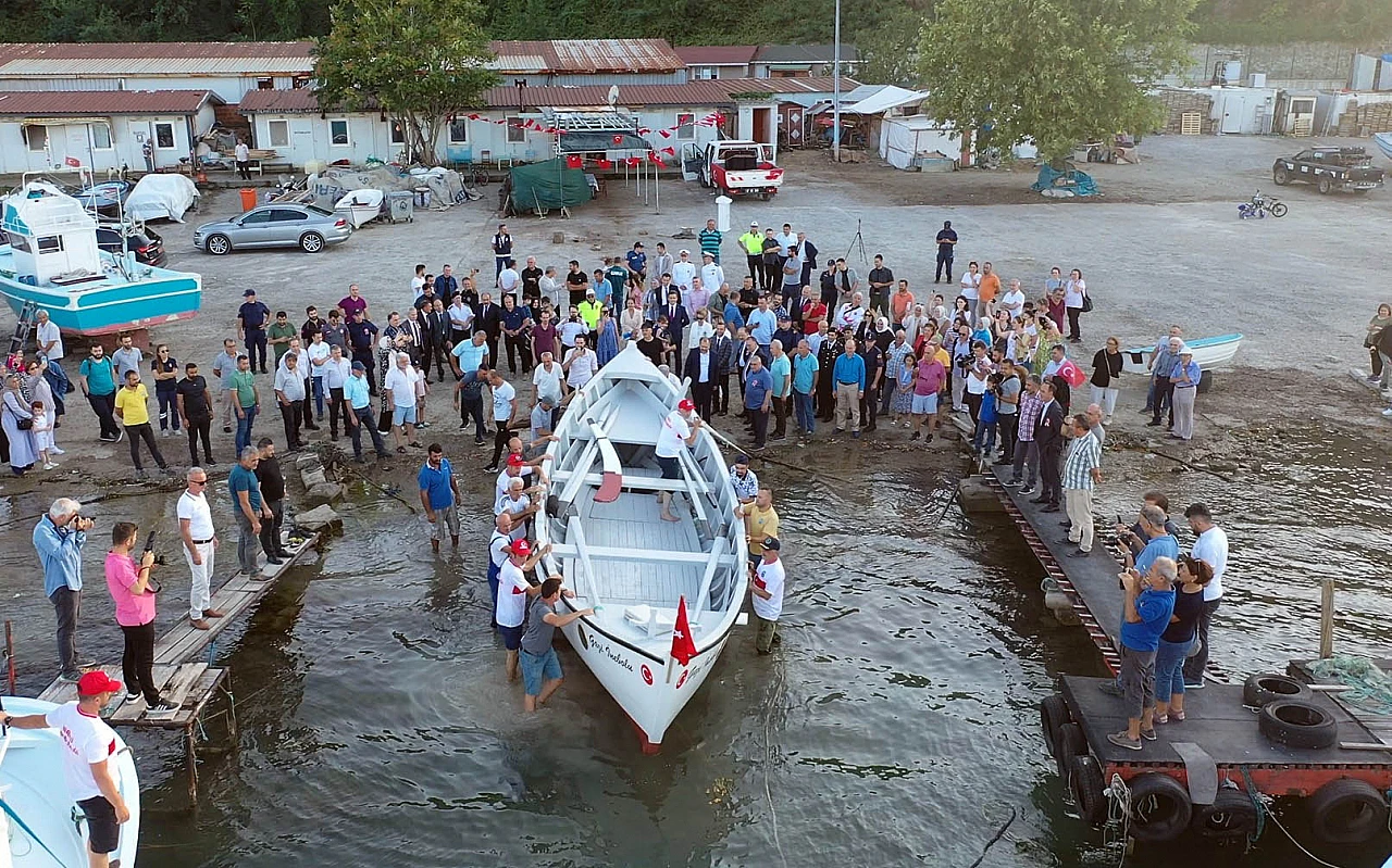 Yeniden denizle buluştu