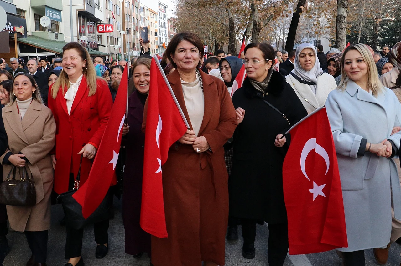 İlk Türk kadın mitingi 104. yılında