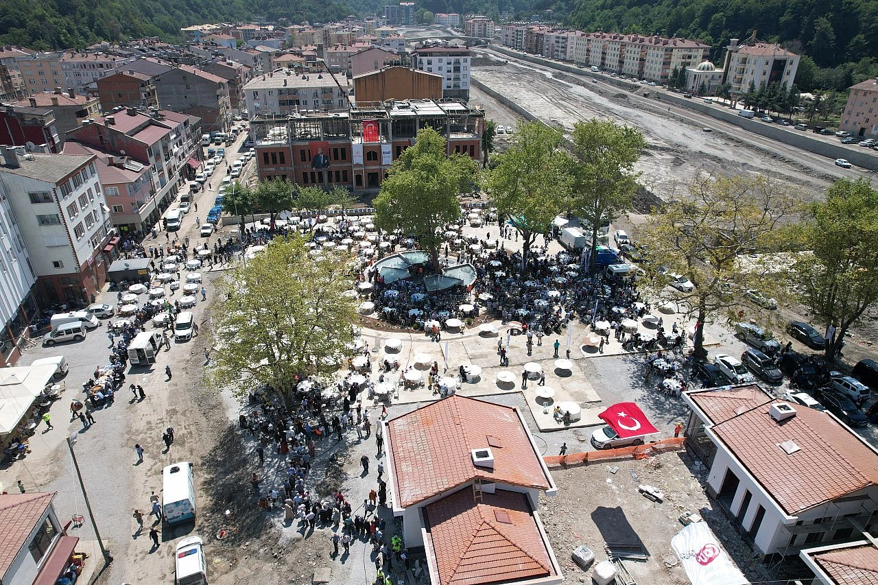 Sel felaketinde yaşamını yitirenler anıldı