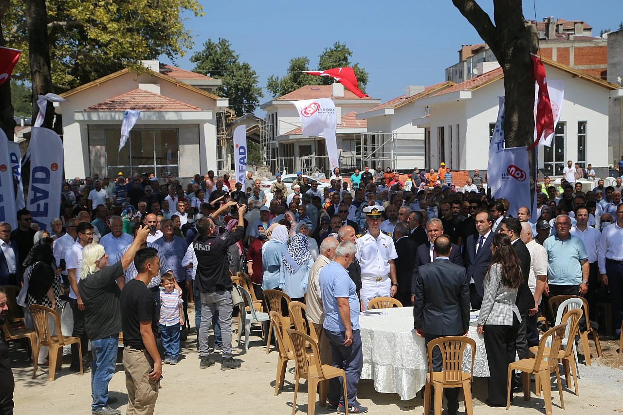 Sel felaketinde yaşamını yitirenler anıldı