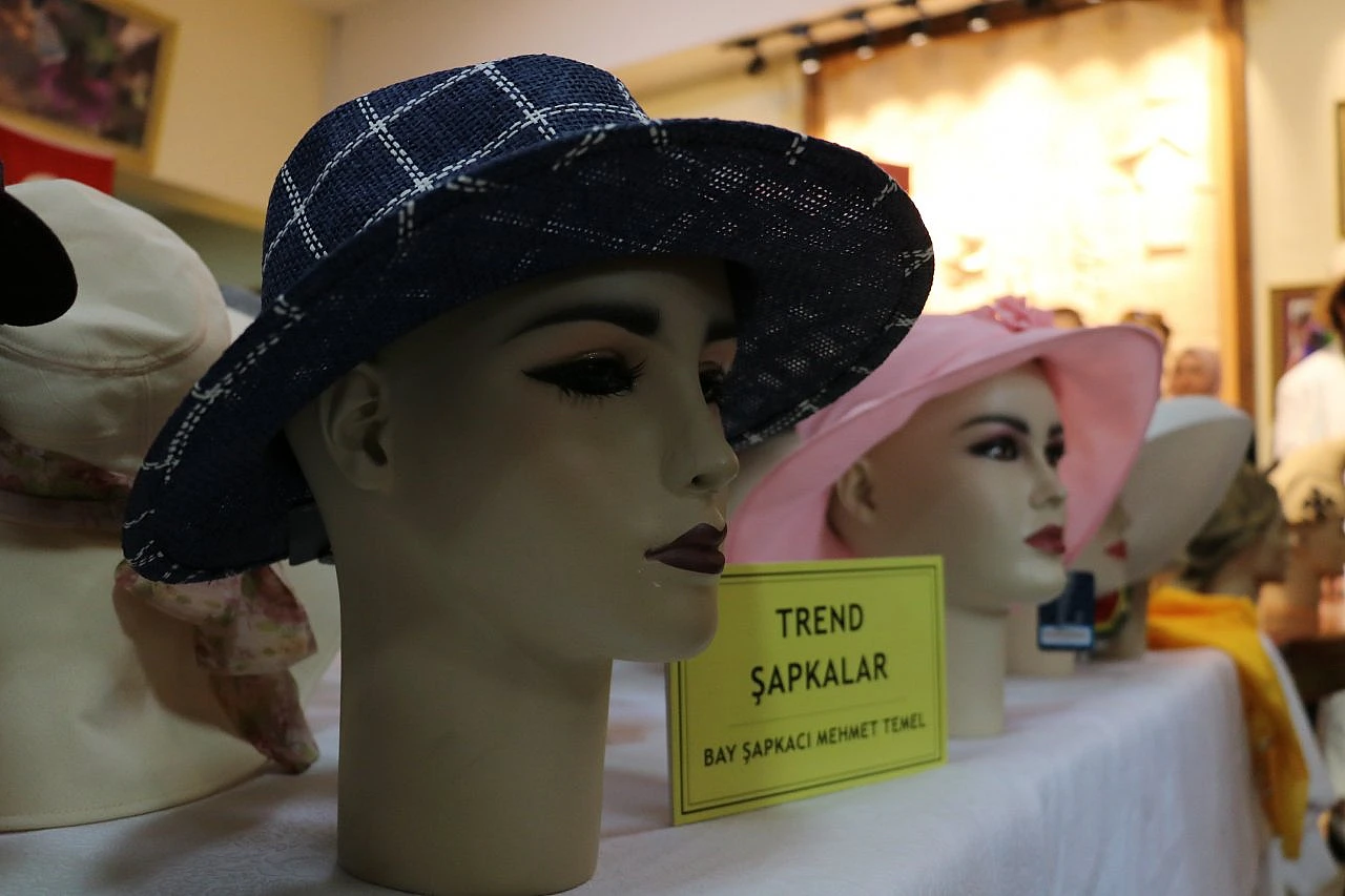 Şapka sergisi açıldı